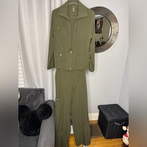 Zenergy By Chicos Lightweight Jacket Green Cinched Waist & Cargo Pants Set Sz 0